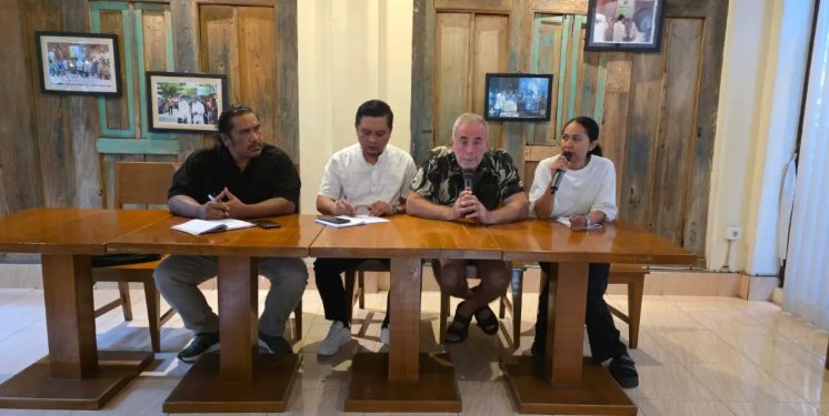 DUH! Tabungan Seumur Hidup Raib, Bule Australia Kehilangan Rp1,3 Miliar, Impian Pensiun di Indonesia Pupus